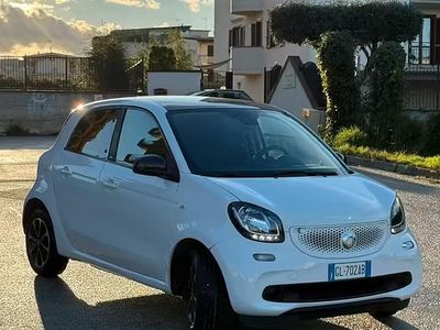Usata Smart ForFour 90 CV (66 kW) 2017 Bianco Utilitaria