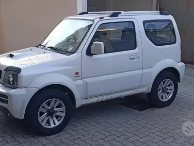 Usata Suzuki Jimny 86 CV (63 kW) 2010 Bianco SUV