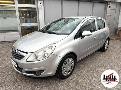 Usata Opel Corsa 90 CV (66 kW) 2007 Argento Berlina