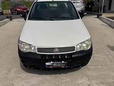 Begagnad Fiat Strada 84 HK (61 kW) 2010 Vit Pickup