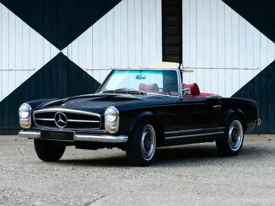 Usata Mercedes 230 150 CV (110 kW) 1967 Nero Cabrio