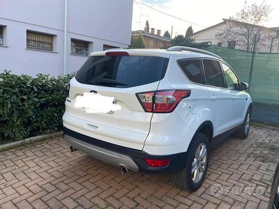 Usata Ford Kuga 150 CV (110 kW) 2017 Bianco SUV