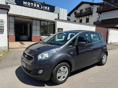 Usata Kia Venga 90 CV (66 kW) 2015 Grigio scuro Utilitaria