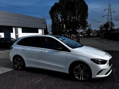 Usata Mercedes B180 Business 136 CV (100 kW) 2019 Bianco Monovolume