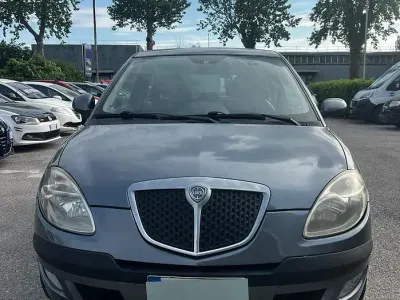 Usata Lancia Ypsilon 60 CV (44 kW) 2010 Grigio Utilitaria