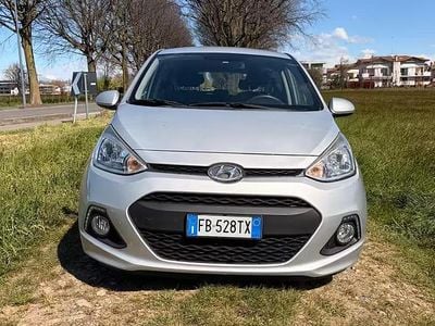 Begagnad Hyundai i10 Comfort 67 HK (49 kW) 2016 Grå Halvkombi