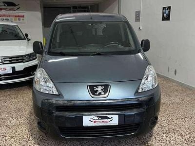 Usata Peugeot TePee Premium 90 CV (66 kW) 2011 Grigio Station wagon