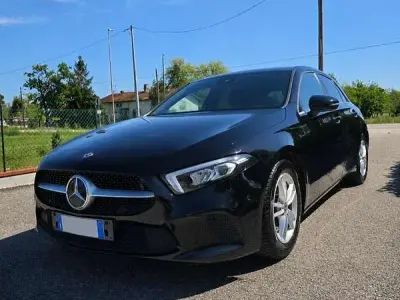 Usata Mercedes A180 Business 116 CV (85 kW) 2019 Nero Berlina