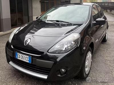 Usata Renault Clio II 75 CV (55 kW) 2010 Nero Berlina