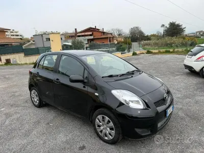 Usata Toyota Yaris 69 CV (50 kW) 2009 Nero Utilitaria