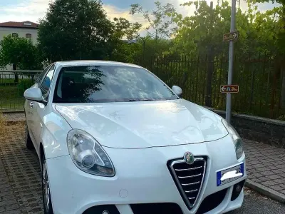 Usata Alfa Romeo Giulietta 82 CV (60 kW) 2011 Bianco Utilitaria