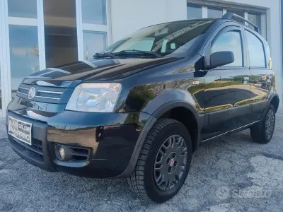 Usata Fiat Panda 4x4 Climbing 69 CV (50 kW) 2007 Nero Utilitaria