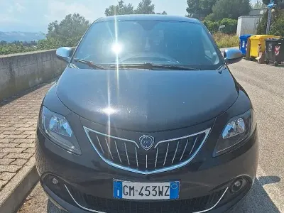 Usata Lancia Ypsilon 69 CV (50 kW) 2023 Nero Utilitaria