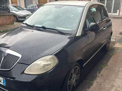 Usata Lancia Ypsilon 60 CV (44 kW) 2010 Utilitaria