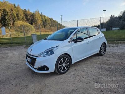 Usata Peugeot 208 Allure 100 CV (73 kW) 2016 Bianco Utilitaria