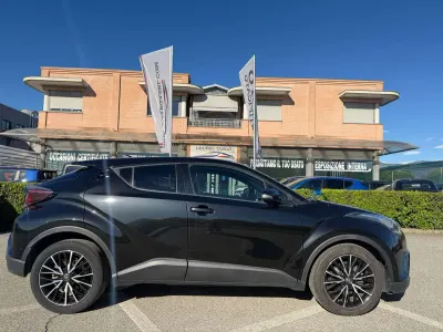 Usata Toyota C-HR Lounge 98 CV (72 kW) 2018 Nero SUV