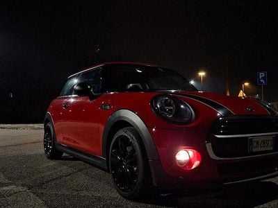 Usata Mini ONE 75 CV (55 kW) 2019 Rosso Utilitaria