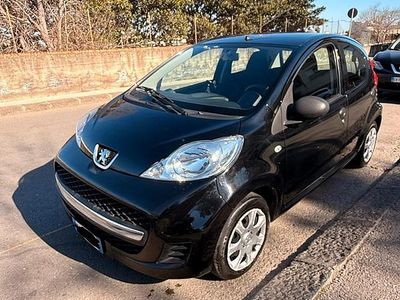 Usata Peugeot 107 68 CV (50 kW) 2011 Nero Utilitaria