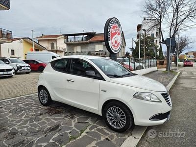 Usata Lancia Ypsilon Silver 69 CV (50 kW) 2013 Bianco Utilitaria