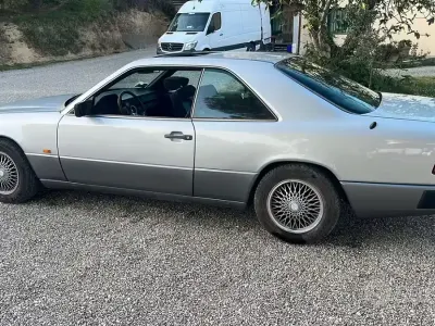 Usata Mercedes E300 188 CV (138 kW) 1989 Grigio Coupé
