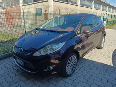 Usata Ford Fiesta Titanium 90 CV (66 kW) 2010 Lilla Berlina