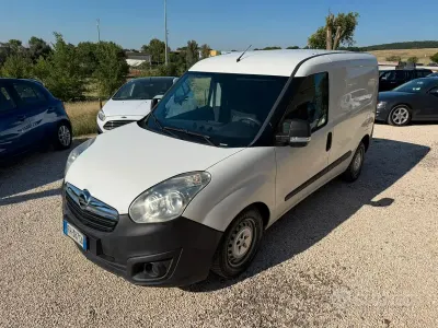 Usata Opel Combo 105 CV (77 kW) 2017 Bianco Monovolume