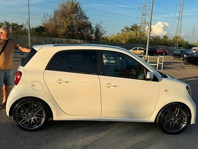 Usata Smart ForFour Brabus 90 CV (66 kW) 2019 Bianco Utilitaria
