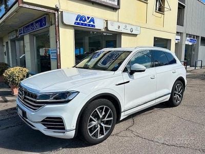 Usata VW Touareg Elegance 286 CV (210 kW) 2022 Bianco SUV