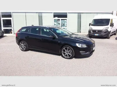 Usata Volvo V60 Ocean Race 120 CV (88 kW) 2016 Nero Station wagon