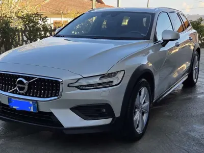 Usata Volvo V60 CC Business Edition 190 CV (139 kW) 2019 Station wagon