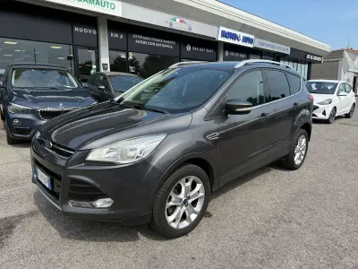 Usata Ford Kuga Titanium 120 CV (88 kW) 2016 Grigio SUV