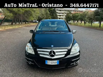 Begagnad Mercedes B200 140 HK (102 kW) 2009 Svart Minibuss