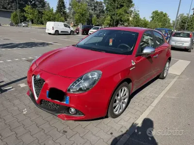 Usata Alfa Romeo Giulietta 120 CV (88 kW) 2018 Rosso Utilitaria