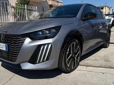 Usata Peugeot 208 GT 101 CV (74 kW) 2025 Grigio Utilitaria