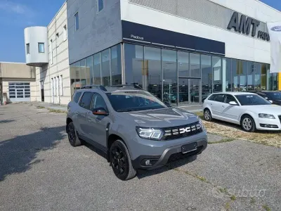 Second-hand Dacia Duster Extreme 101 CP (74 kW) 2023 Gri SUV