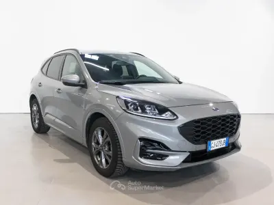 Usata Ford Kuga ST-Line 120 CV (88 kW) 2022 Grigio chiaro SUV