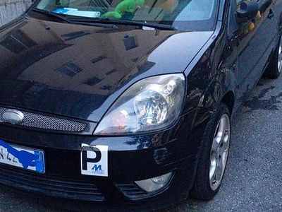 Usata Ford Fiesta 49 CV (36 kW) 2004 Utilitaria