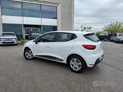 Usata Renault Clio IV Business 90 CV (66 kW) 2019 Bianco Berlina