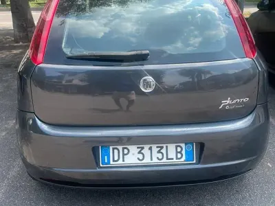 Usata Fiat Grande Punto 65 CV (47 kW) 2008 Marrone Utilitaria