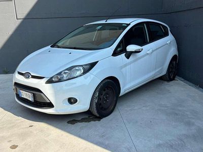 Gebraucht Ford Fiesta Titanium 95 PS (69 kW) 2009 Weiß Kleinwagen
