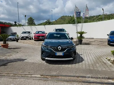 Usata Renault Captur Techno 101 CV (74 kW) 2023 Grigio SUV