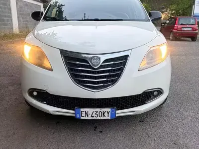 Usata Lancia Ypsilon