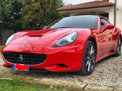 Usata Ferrari California 460 CV (338 kW) 2011 Rosso Cabrio
