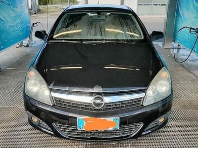 Occasion Opel Astra GTC 2011 Noir Berline