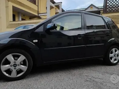 Usata Ford Fiesta 75 CV (55 kW) 2008 Nero Utilitaria