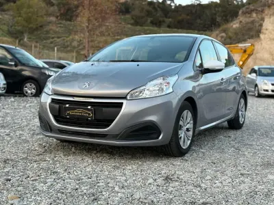Usata Peugeot 208 Allure 82 CV (60 kW) 2019 Grigio Utilitaria