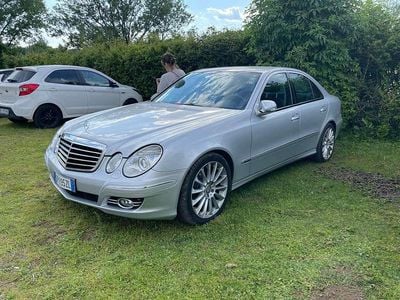 Usata Mercedes E220 Avantgarde 170 CV (125 kW) 2008 Argento Berlina