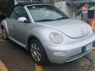 Usata VW New Beetle 101 CV (74 kW) 2004 Argento Utilitaria