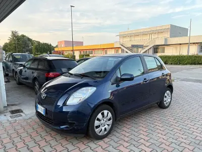 Usata Toyota Yaris 69 CV (50 kW) 2008 Bluazzurro Utilitaria