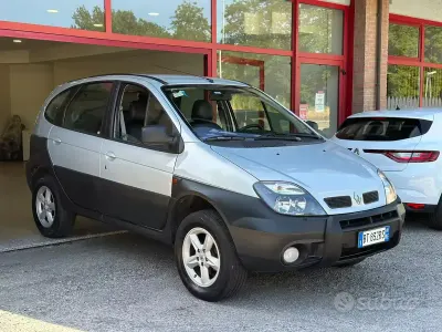 Usata Renault Scénic 102 CV (75 kW) 2001 Grigio Monovolume